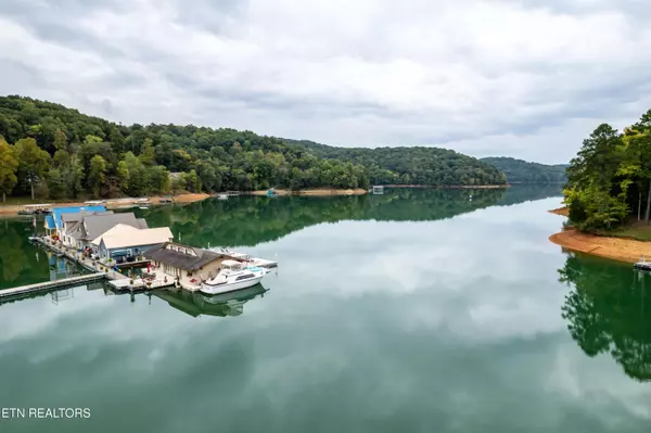 Lafollette, TN 37766,206 Waterside LN