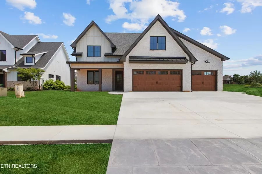 686 Ironwood LN, Loudon, TN 37774