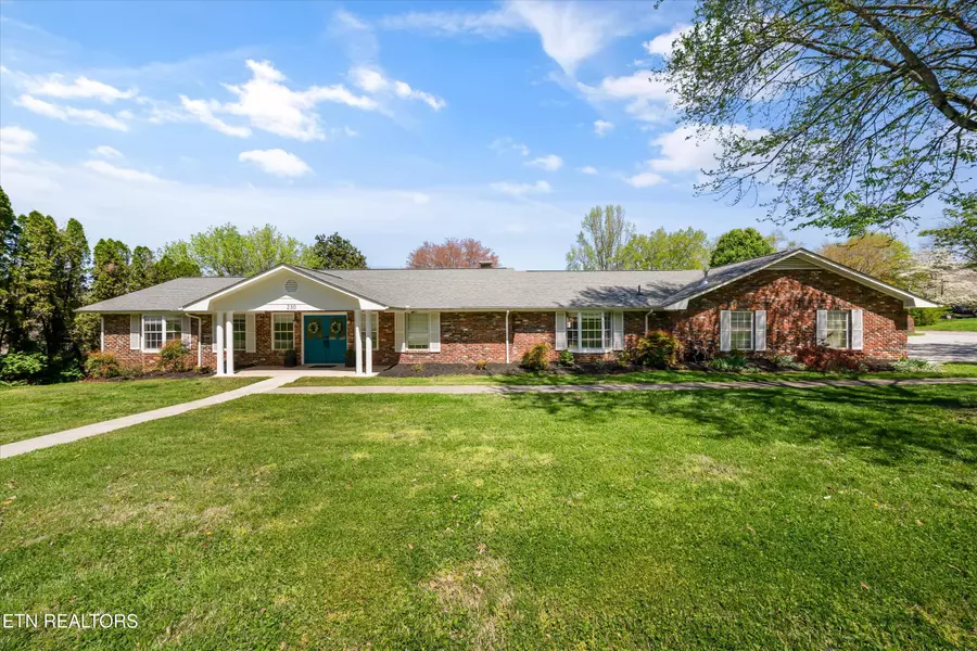 230 Briarcliff Ave, Oak Ridge, TN 37830