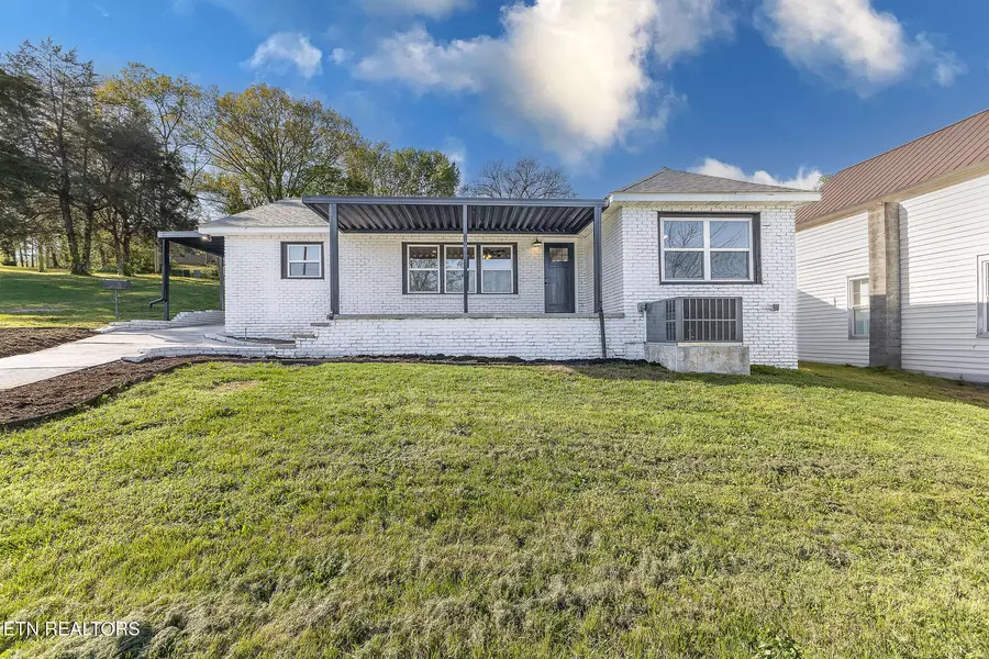 521 2nd Ave, Lenoir City, TN 37771