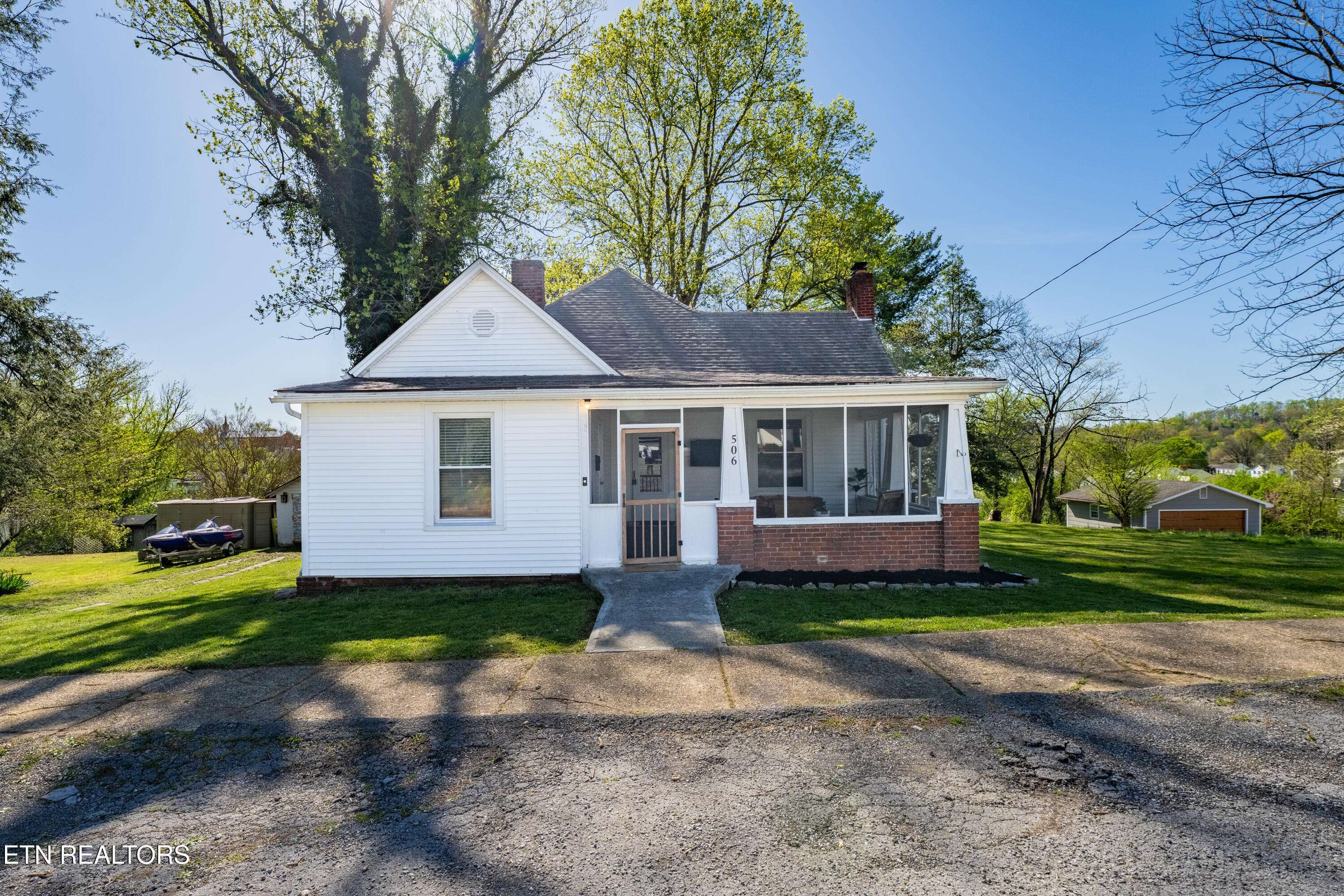 506 Ash St, Lafollette, TN 37766