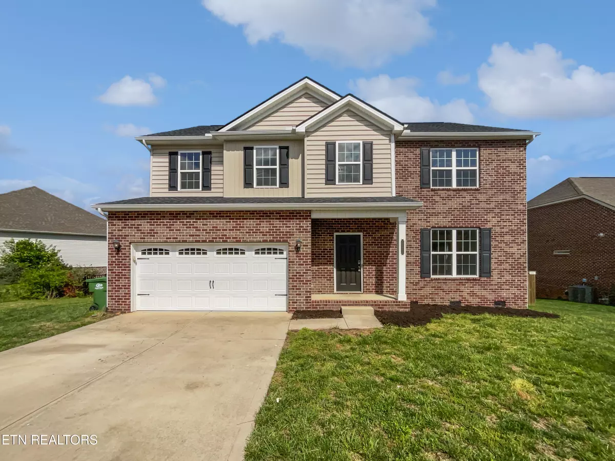 Maryville, TN 37801,2225 Scarlet Tanager St