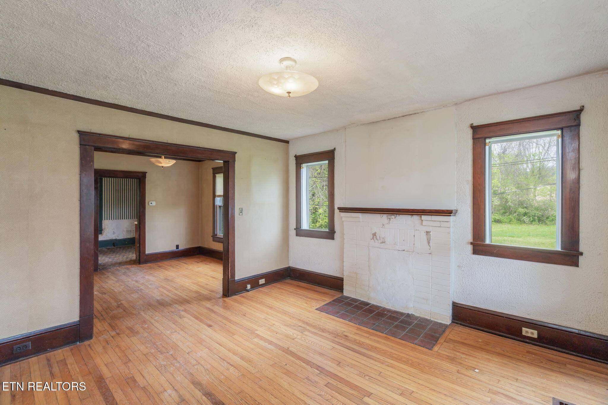 Knoxville, TN 37917,3129 Pacific St
