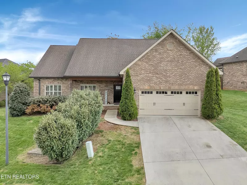 2832 Wallace Hitch DR, Maryville, TN 37801