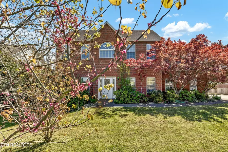 1641 Breezy Ridge Tr, Knoxville, TN 37922