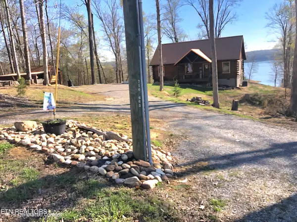 Dandridge, TN 37725,2116 Riverview DR