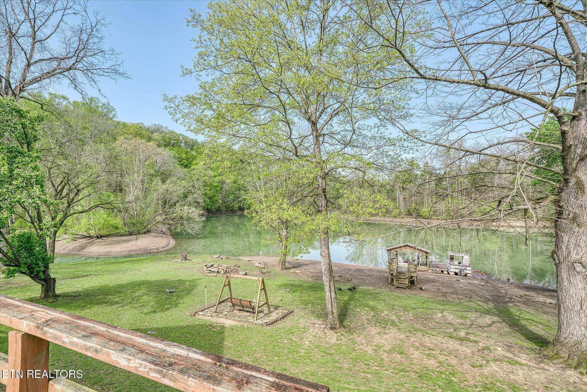Doyle, TN 38559,88 Hollingsworth Slough Rd