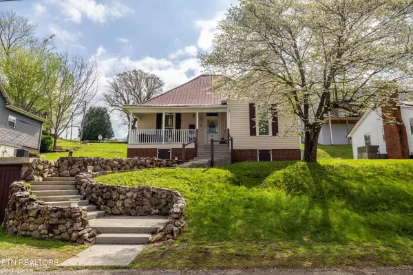 Tellico Plains, TN 37385,207 Loomis St