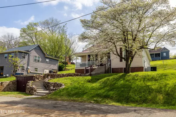 Tellico Plains, TN 37385,207 Loomis St