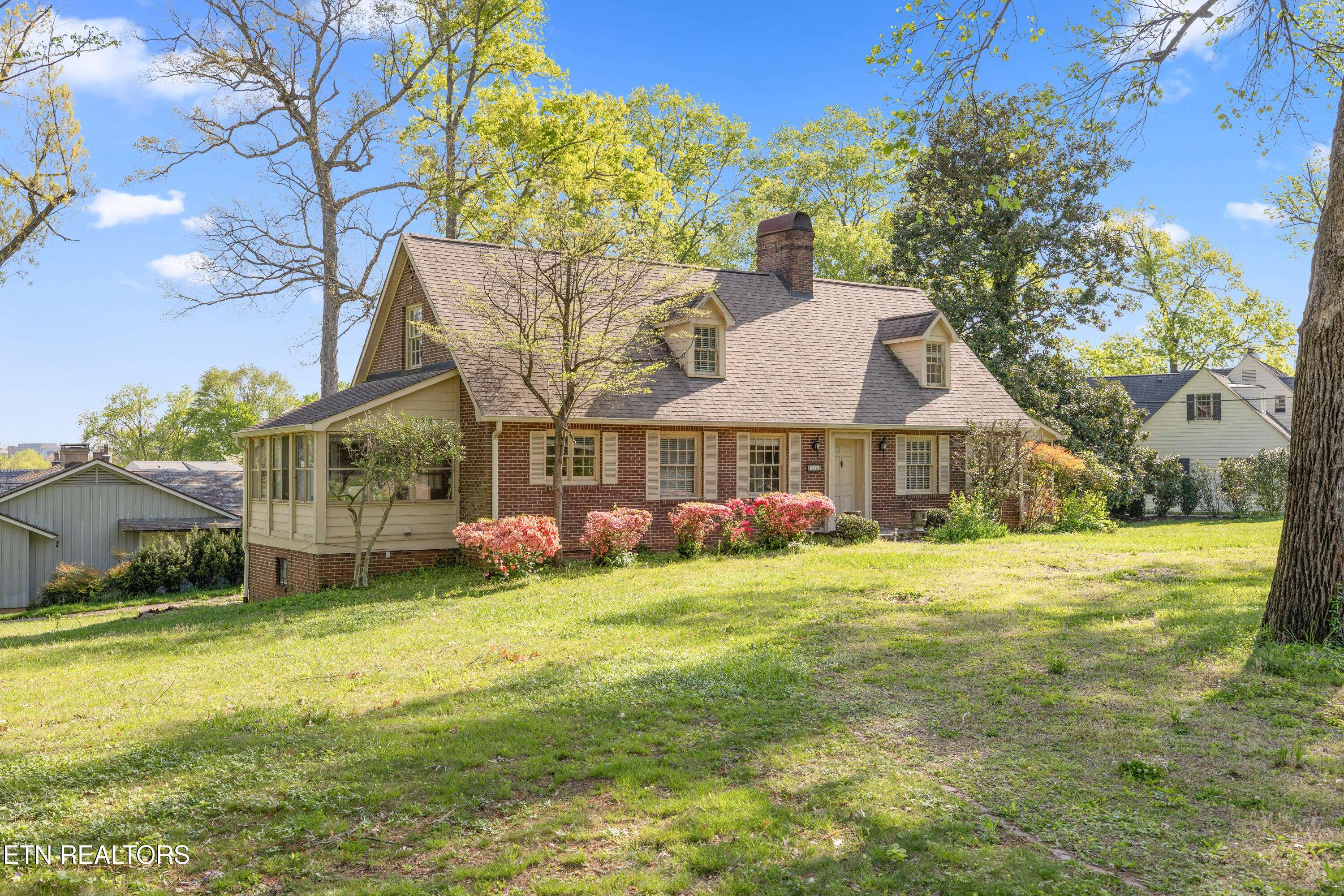 1410 Tugaloo DR, Knoxville, TN 37919