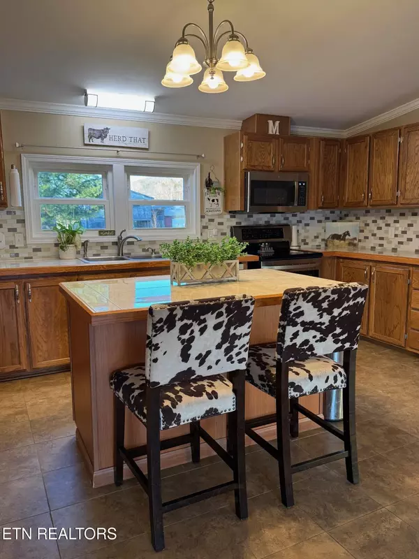 Kingston, TN 37763,129 Ellis Rd