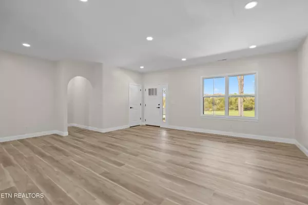 Dandridge, TN 37725,322 Fairway Drive