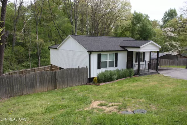 8266 Brickyard Rd, Powell, TN 37849