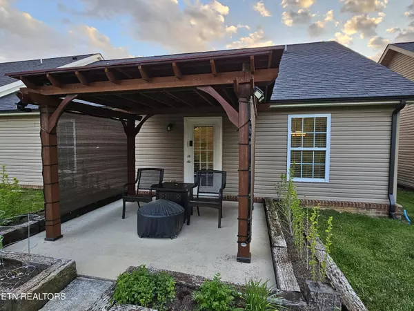 Harrogate, TN 37752,110 Bedrock WAY