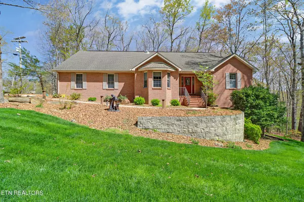 10 Claremont CIR, Fairfield Glade, TN 38558