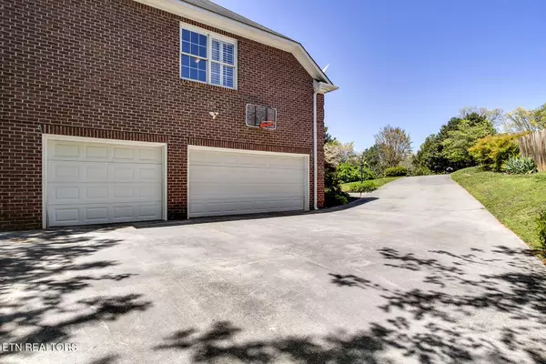 Knoxville, TN 37922,10320 Castlebridge CT