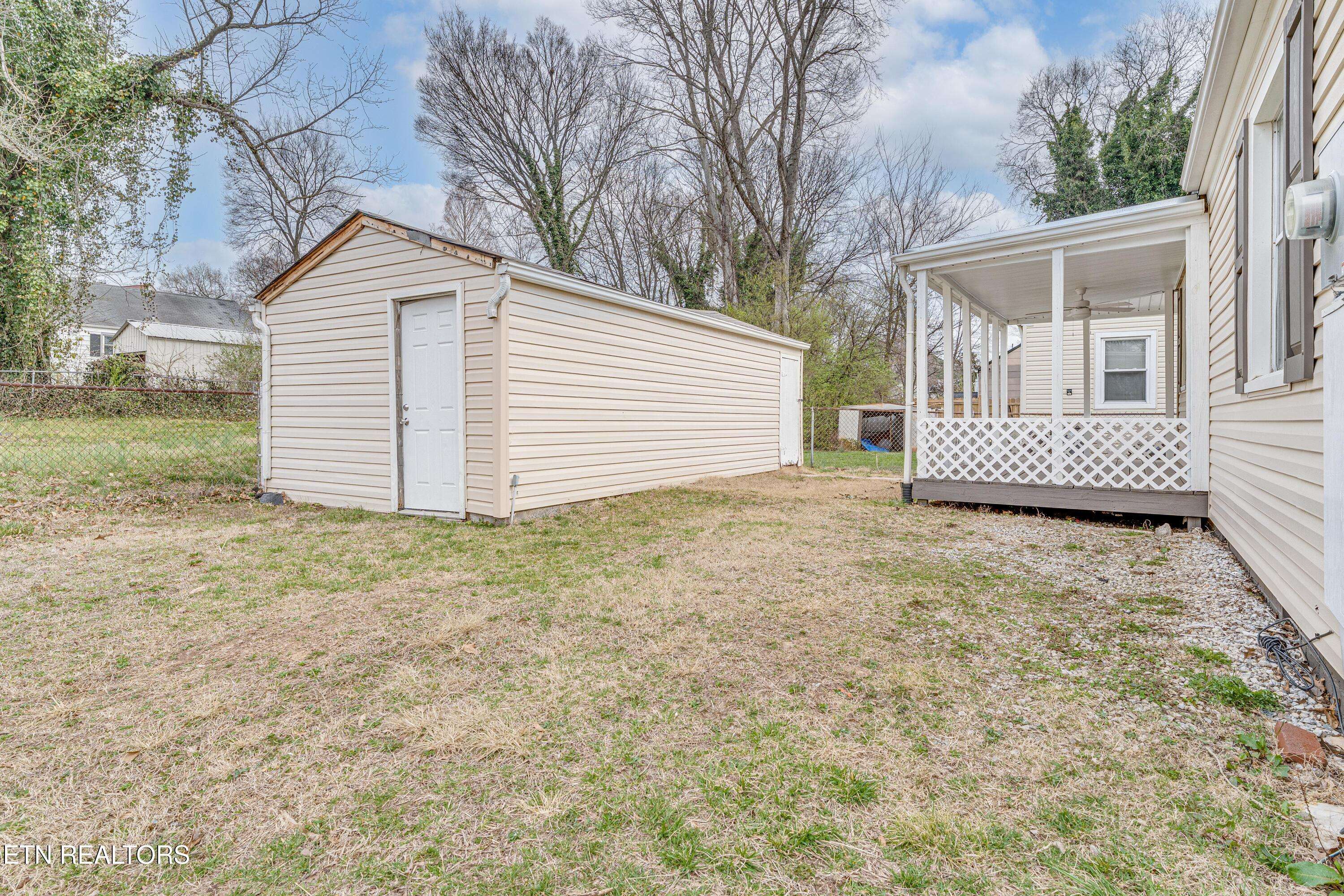 Knoxville, TN 37917,2401 Lawson Ave