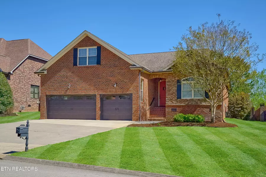 12139 Inglecrest LN, Knoxville, TN 37934