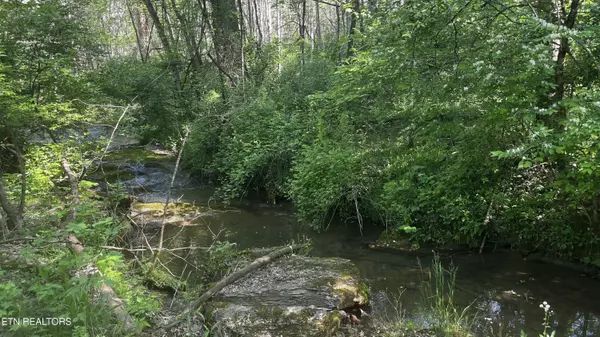 Dandridge, TN 37725,215 Redwood DR