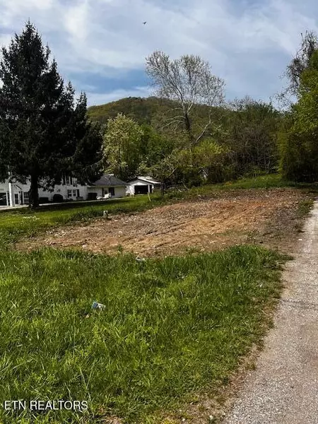 309 Prospect St, Lafollette, TN 37766