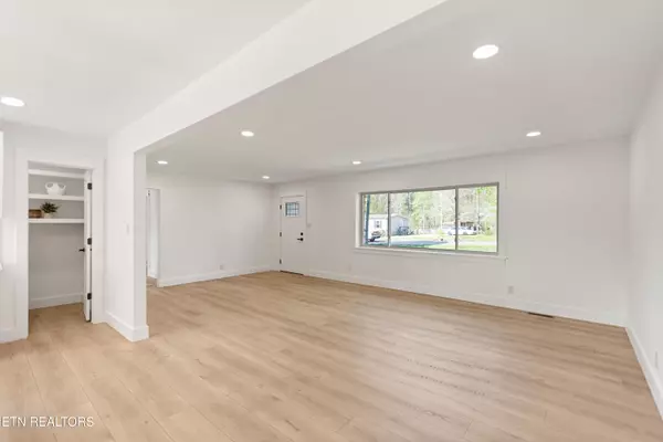 Corryton, TN 37721,5911 roberts Rd