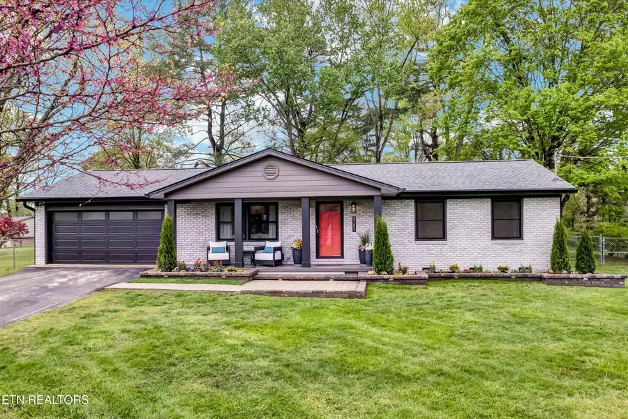 8209 Landmark DR, Knoxville, TN 37923