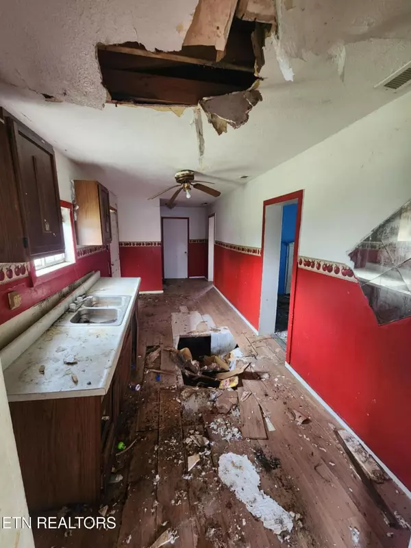 Sweetwater, TN 37874,1212 Broad St