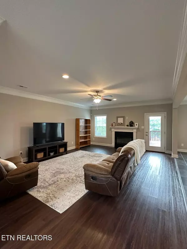 Powell, TN 37849,8242 Equinox LN