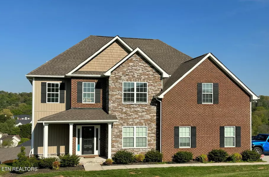 8242 Equinox LN, Powell, TN 37849
