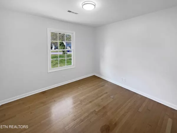 Oak Ridge, TN 37830,170 Cumberland View DR