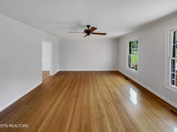 Oak Ridge, TN 37830,170 Cumberland View DR