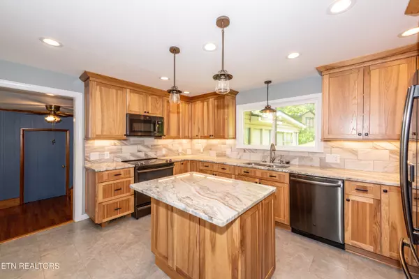 Knoxville, TN 37914,1531 Cliffside LN