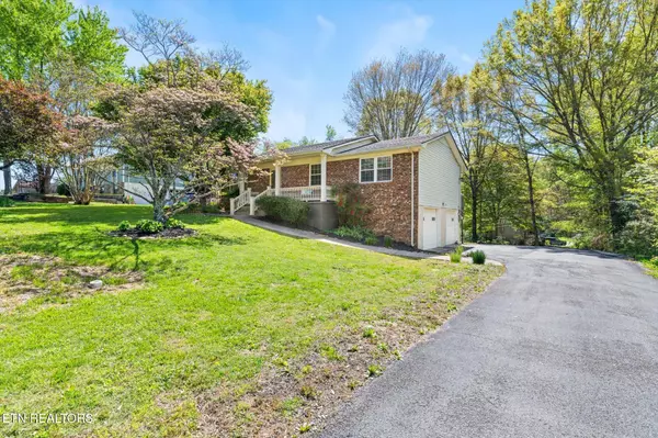 2912 Gordon PL, Knoxville, TN 37918