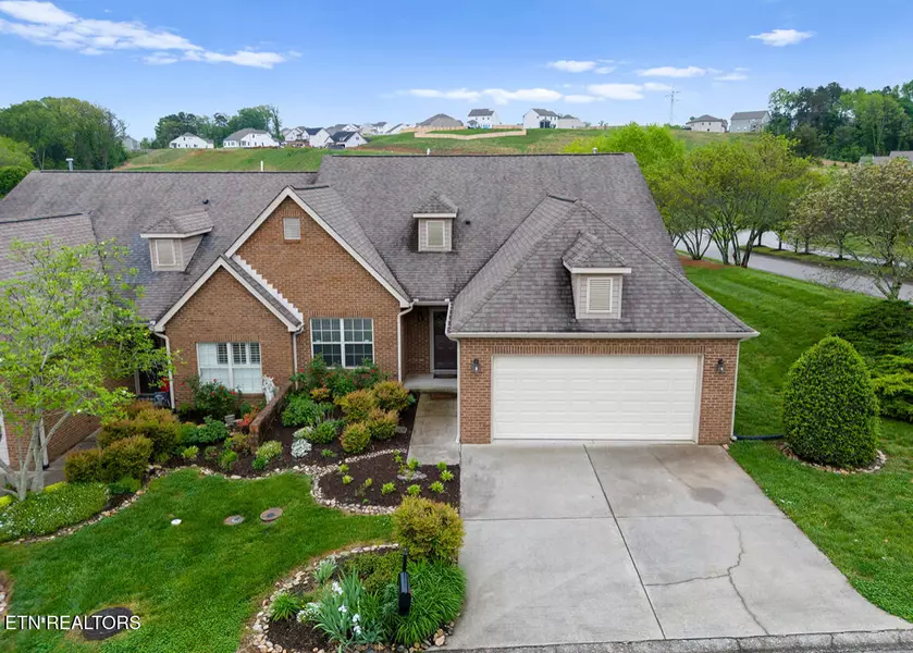 172 Glenview CIR, Lenoir City, TN 37771