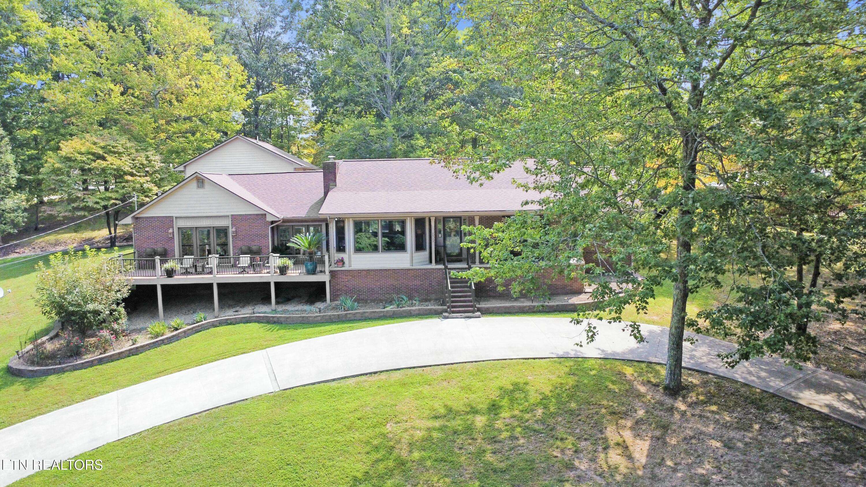 1517 Deerfield WAY, Lafollette, TN 37766