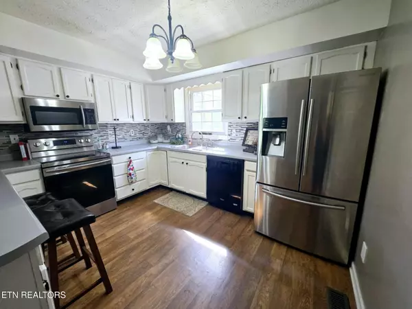 Tazewell, TN 37879,175 Norris DR