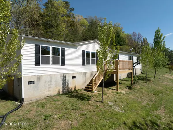 123 Griffin DR, Dandridge, TN 37725