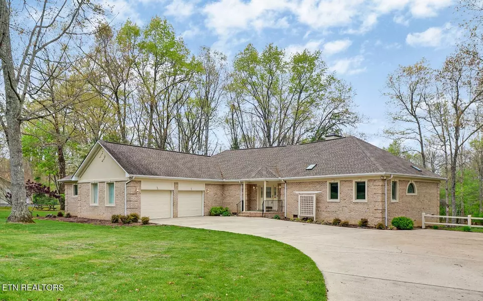 662 Laurel CIR, Crossville, TN 38555
