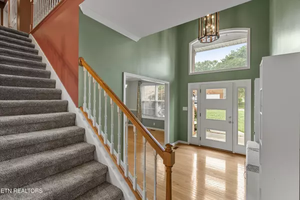 Knoxville, TN 37922,12833 Clear Ridge Rd