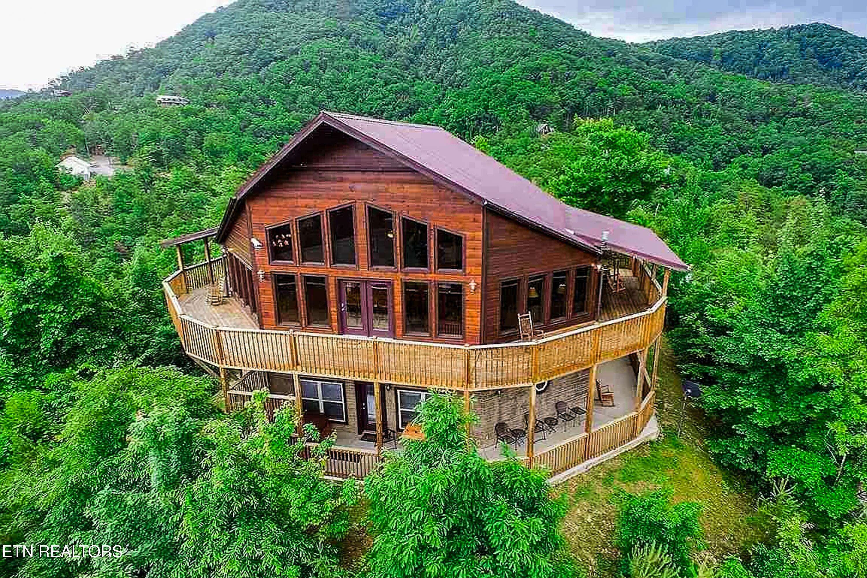 3219 Grouse Ridge LN, Sevierville, TN 37862