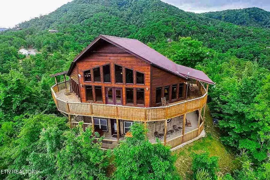 3219 Grouse Ridge LN, Sevierville, TN 37862