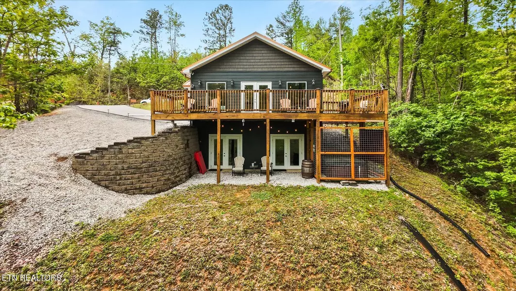 1014 Condo DR, Gatlinburg, TN 37738