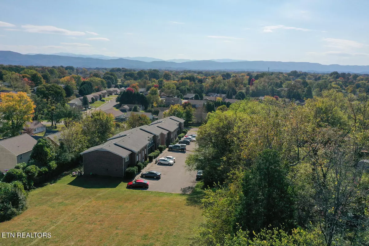 Maryville, TN 37804,102 Asbury WAY