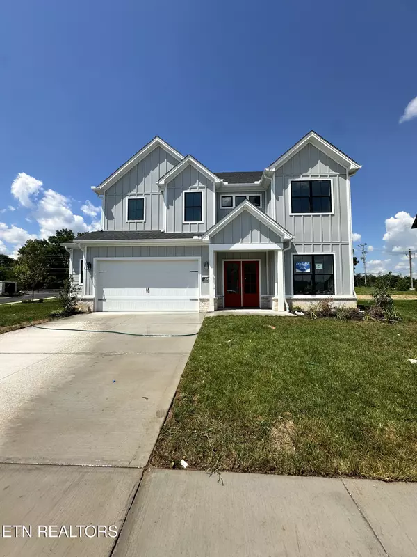 12081 Signal View DR, Knoxville, TN 37932