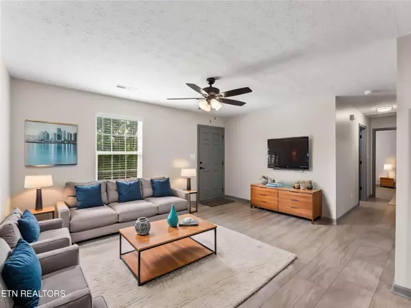 Knoxville, TN 37915,2337 Riverside DR