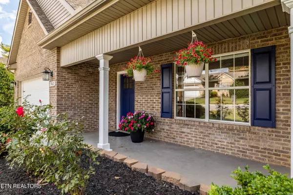 Maryville, TN 37804,702 Kiefer LN