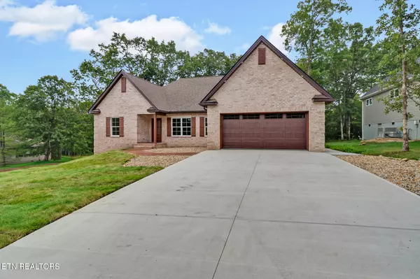 630 Lakeview DR, Crossville, TN 38558