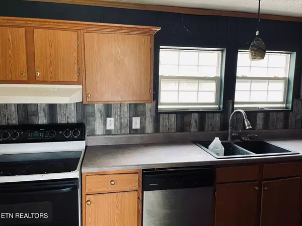 Dandridge, TN 37725,2370 Chestnut Hill Rd