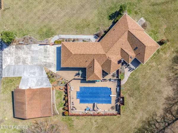 Powell, TN 37849,417 Raccoon Valley Rd