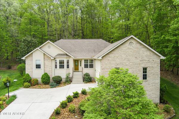 44 Chelteham LN, Crossville, TN 38558